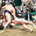炎鵬が軍配差し違えで３勝目「何で物言いがついているのかなと」軍配も見ないほど必死の攻め