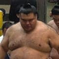 「伯乃富士の神回避w」「瞬間移動してる」熱戦直後、土俵下でカメラが捉えた“光景”に反響続々「抜群の反射神経よ」