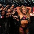 “お色気”パフォーマンスとハードヒットで魅せる異色の女子レスラー、“超高速”のテコンドーキックに騒然