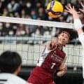 「モデルさんみたい」春高で活躍…19歳バレー女子が「ファッション番長」に“激変”　私服オフショット反響「この子、可愛いなぁ」