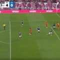 「見えなかった」GKドン引き…驚異の時速100キロ超え“爆速ゴール”「速っ！」「振り抜いてないのに！？」ライプツィヒFW、美しい崩し→“強烈ショット”にファン騒然