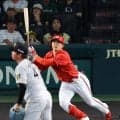 【広島】佐藤啓介がプロ初の先頭打者アーチ　阪神村上から甲子園のバックスクリーンへ５号