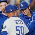大谷翔平、IL入り後初めて投球を打つ練習　試合ではモグモグしながら笑顔で代役デパウラ出迎え