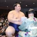 横綱大の里が３連勝、大関琴桜と２人でトップ「良い相撲が取れた」美ノ海を押し出し