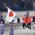 【アジア大会】日本選手団が入場　大歓声の会場に旗手の中村輪夢と藤波朱理が国旗振る