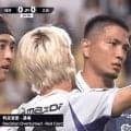 「ふざけるな！」福岡主将の“超危険タックル退場”が物議「選手を壊さないで…」「突っ込みすぎだろ」広島MFが負傷交代