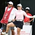 佐久間朱莉、最終日に６つスコア伸ばして首位ターン　前回Ｖの神谷そらが１打差で追う