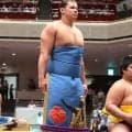 ハワイ出身の元十両・砂浜を父に持つ砂武蔵が元横綱・武蔵丸の化粧まわし着用「すごくかっこいい」