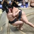 197センチの天昇山が４連勝で勝ち越し「足が出てよかった」長内を極め倒し、幕下でも無敗