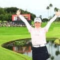 熱戦制した佐久間朱莉「私自身初めてのPO優勝でうれしい」表彰式でスピーチ　国内女子最終日