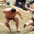 綱とり霧島が尻もちついて痛恨３敗「どうして起こさなかったのだろう？」と元若乃花の花田虎上氏