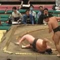 え、これ相撲の技？ 元レスリング王者の力士、発生割合0.1％“衝撃珍手”炸裂 「まじかよ」“たった2秒”の出来事にどよめき