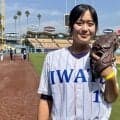ド軍戦で女子高生が“剛速球”始球式　朗希へダイナミック投球…本拠地に大歓声
