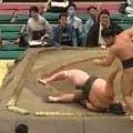 「え、これ相撲の技？」とファン騒然の一番に反響広がる 元レスリング王者の力士が魅せた 発生割合0.1％の“衝撃珍手”