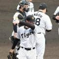 阪神　藤川監督が異例の継投　三回途中でルーカスから神宮へスイッチ　甲子園がどよめく→最少失点で切り抜け大歓声に