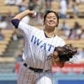 大谷翔平の母校後輩、女子１年生右腕がドジャース戦始球式で快速球　スタンドから大歓声　「憧れの存在。将来は米国で勉強、野球したい」