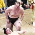 一山本が負け越し、血で赤く染まった左目について「顔をとりあえず、たくさんたたかれた」