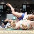 「後手後手だと自分は誰にも勝てない」125キロ藤ノ川、177キロ琴桜を動き回って逆転で破る