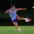 サッカー日本代表、４年後Ｗ杯に向けて本格的に再始動　初招集の松木玖生ら２９人が全体練習で調整　鈴木彩艶は脇腹痛で別メニュー