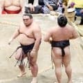 藤凌駕が大関初撃破「たまたまじゃない自分の相撲で勝てた」霧島を破り４勝目、初の勝ち残りも