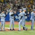 試合終了の直後…阪神2人が行った“謎の儀式”　お辞儀→にっこりが「めっちゃ良い」