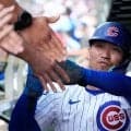 鈴木誠也が両耳ひらひら「なんだあれ？」　美人レポーター報告…“謎アイテム”が「シナモロール感」