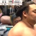「最後の必要ある？」「あれはよくない」霧島、熱海富士を撃破も取組直後の振る舞いには疑問の声も