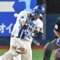 ＤｅＮＡ・戸柱　今季１号がサヨナラ弾　延長十二回代打で決めた「自分が一番びっくりしている」