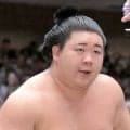 藤ノ川が霧島を撃破　３大関を総なめ　３敗で優勝争いに踏みとどまる