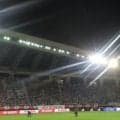 うわっ！サッカー試合前のピッチレベルに可愛さ別格の美人アナ２６歳　縦ロール髪に紺ジャケの清潔感が可愛すぎた
