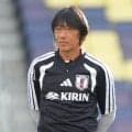 【日本代表】FKで中村俊輔コーチが中継に映り「まだピッチに立ちそう」「蹴ってもらおう」