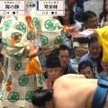 「大丈夫か？」力士に“異変”…幕内の取組で予期せぬ事態「負けた瞬間に…」「歩くのも辛そう」ファン・実況アナも心配