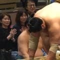 十両・輝、大流血のアクシデント 館内の歓声が一転、静寂とざわめき 自身初の各段優勝に向け痛い2敗目 嘉陽も敗れ星の差「１」でリード変わらず