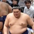 横綱大の里が２敗目…連勝８でストップ、過去10勝１敗得意の霧島に２連敗
