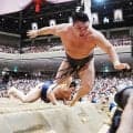 綱とり消滅も…霧島が横綱大の里に土つけ意地見せた　勝ち越しに王手　審判部長は動き評価　