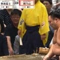 「ワイの年収くらいありそう」朝乃山、熱海富士を撃破で懸賞の“塊”をゲット「デカすぎるだろ」