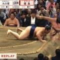 「え、いるやん！」霧島、大の里撃破の瞬間に“チラリ”大物が鎮座 熱戦を見守る様子が話題