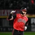 村上宗隆が菅野智之から２発　１回に右翼へ34号ソロ　７回に左中間へ35号ソロ