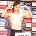 那須川天心が忌野清志郎さんのＴシャツで計量に登場　井上拓真とリベンジマッチ「ロックでいく」