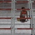 【陸上】男子110メートル障害予選で泉谷駿介が転倒、途中棄権　車イスで退場