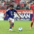 男子サッカー　北朝鮮がまた猛抗議　前半３９分、日本・ンワディケのロングボール競り合い→先制弾にファウル主張し主審に詰め寄る　試合一時中断も判定覆らず　前回大会は大荒れの因縁の一戦【アジア大会】