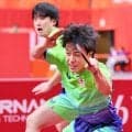 男子ダブルス　張本智和・篠塚大登組が４４年ぶり決勝進出！中国ペアに１－３からミラクル大逆転勝ちで金メダル王手　決勝は中国の林詩棟、黄友政組と激突