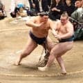 横綱大の里が涙の復活Ｖ　大関安青錦との千秋楽相星決戦、一気の突き出しで制し１年ぶり賜杯　独走から１３、１４日目連敗で急失速も最後は横綱の意地　君が代に涙止まらず
