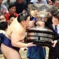 １年ぶりＶの大の里「ここ数場所、光を浴びることがなかった…うれしい」／一問一答２