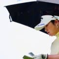 【速報】西村優菜は首位タイで後半へ “裏街道”から岩井明愛「62」の猛追で首位浮上