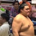 「何この巨大な物体」大の里、“二度見必至”の副賞「初めて見た」「どんな味するんだ」ファン騒然