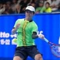 西岡良仁、約8か月ぶり復帰戦はチチパスにストレート敗戦 予選1回戦で屈する[木下グループジャパンオープン]