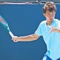  松岡隼 17歳下しアジア大会初戦突破 