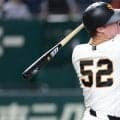 「打球伸びすぎだろw」「はらっただけでバックスクリーン」打球速度181.5キロの“衝撃弾”…リチャードは「和製スタントン」ファン驚愕の2号2ラン　巨人が阪神に1.5差に迫る