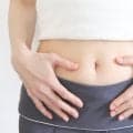 なぜお腹の肉は落ちにくい？トレーナーが考える、お腹の肉を落とす最短の方法